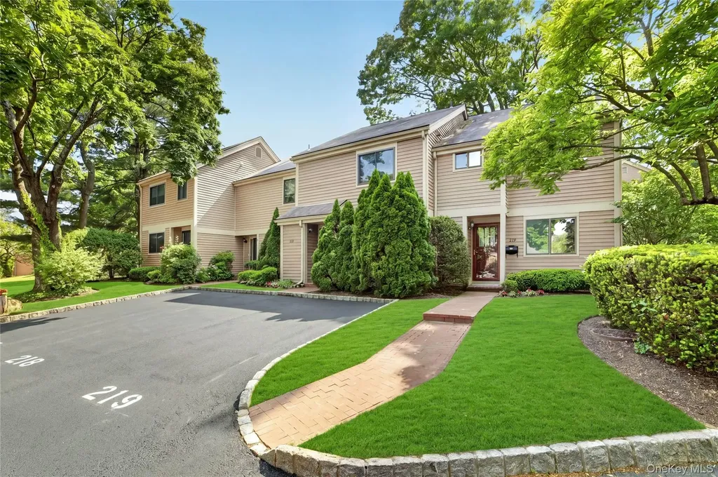 218 Tree Top Crescent Rye Brook NY 10573