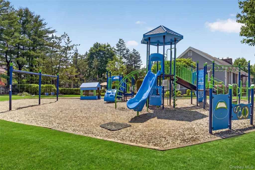 218 Tree Top Crescent Rye Brook NY 10573