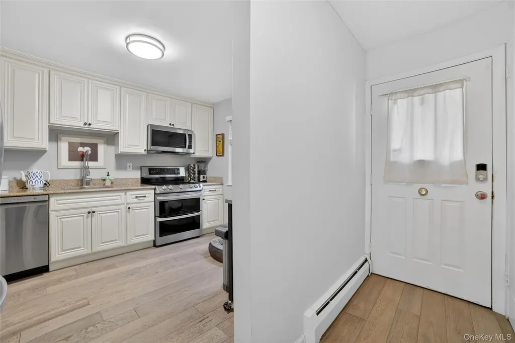 218 Tree Top Crescent Rye Brook NY 10573
