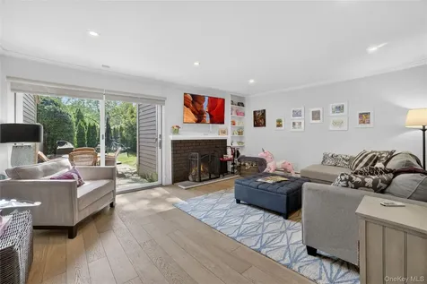 218 Tree Top Crescent Rye Brook NY 10573