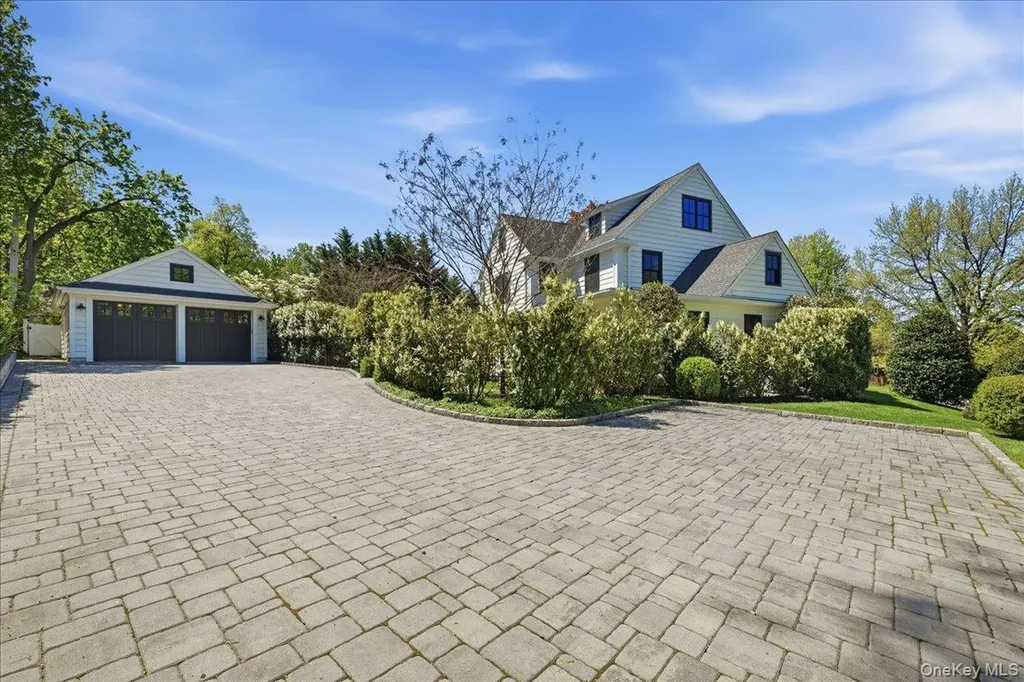 96 10th Street Garden City NY 11530