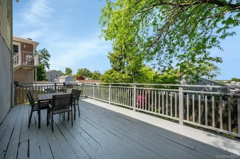 103 Kingsley Drive Yonkers NY 10710