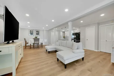 103 Kingsley Drive Yonkers NY 10710