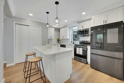 103 Kingsley Drive Yonkers NY 10710