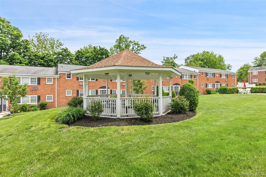 1879 Crompond Road Peekskill NY 10566