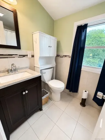 88 Crestwood Boulevard Farmingdale NY 11735