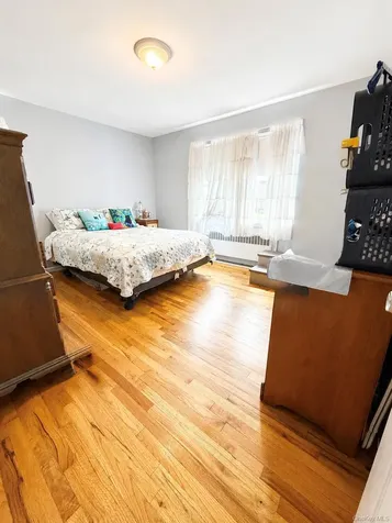 88 Crestwood Boulevard Farmingdale NY 11735