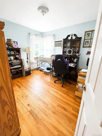 88 Crestwood Boulevard Farmingdale NY 11735