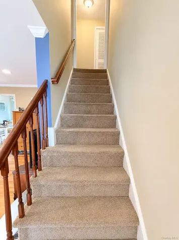 88 Crestwood Boulevard Farmingdale NY 11735