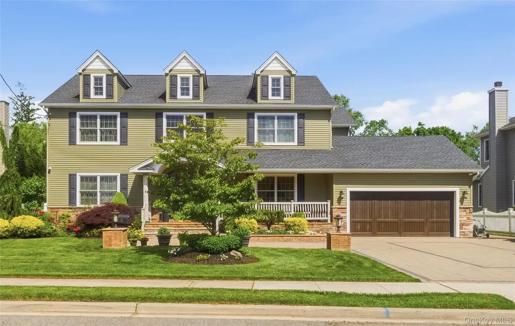 27 Davison Place Rockville Centre NY 11570