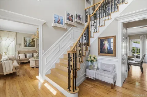 27 Davison Place Rockville Centre NY 11570
