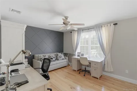27 Davison Place Rockville Centre NY 11570