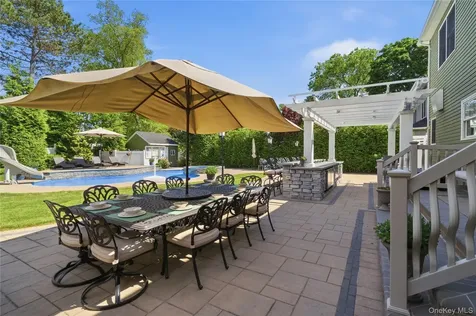 27 Davison Place Rockville Centre NY 11570
