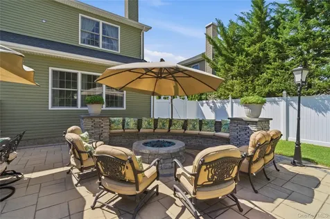 27 Davison Place Rockville Centre NY 11570