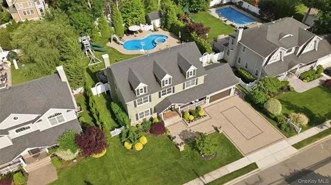 27 Davison Place Rockville Centre NY 11570