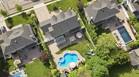 27 Davison Place Rockville Centre NY 11570