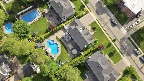 27 Davison Place Rockville Centre NY 11570