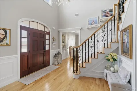27 Davison Place Rockville Centre NY 11570