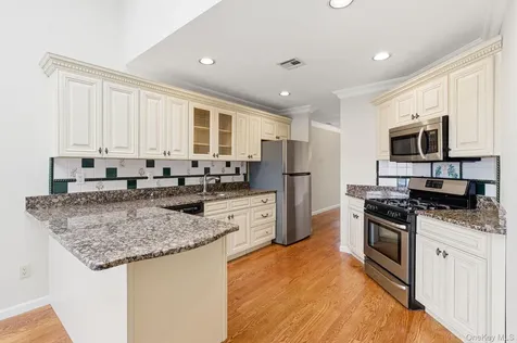 19 The Circle Glen Head NY 11545