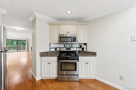 19 The Circle Glen Head NY 11545