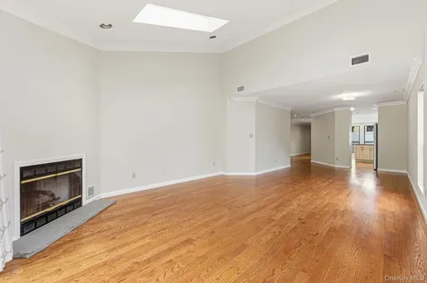 19 The Circle Glen Head NY 11545