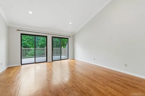19 The Circle Glen Head NY 11545