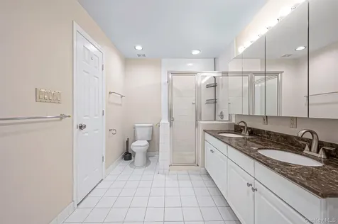 19 The Circle Glen Head NY 11545