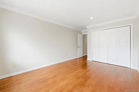 19 The Circle Glen Head NY 11545