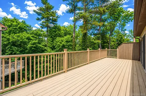 19 The Circle Glen Head NY 11545