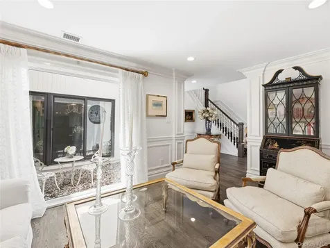 227 Hamlet Drive Jericho NY 11753
