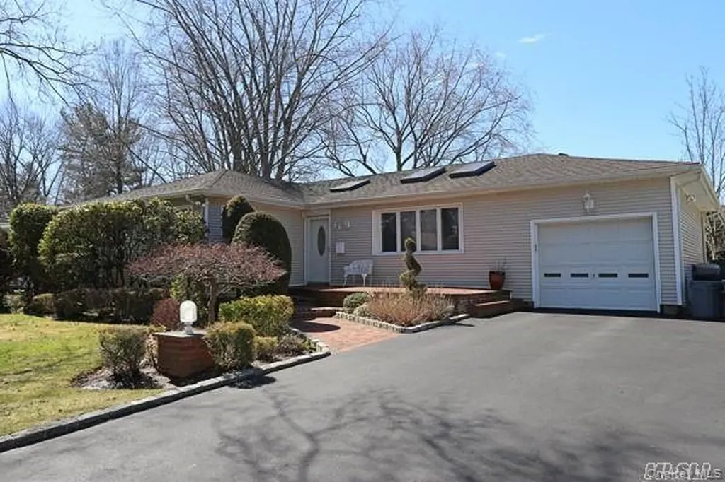 46 Marian Lane Jericho NY 11753