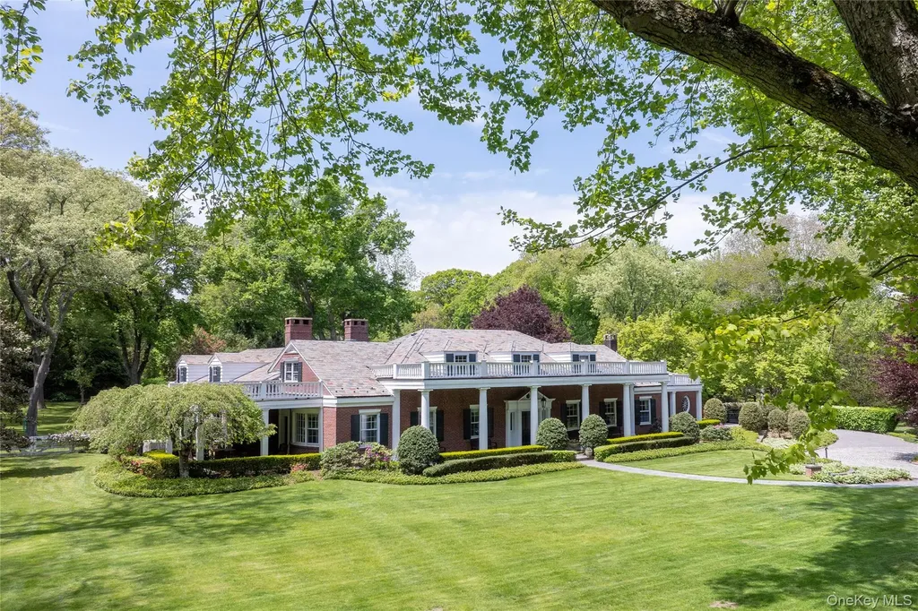 550 Chicken Valley Road Locust Valley NY 11560