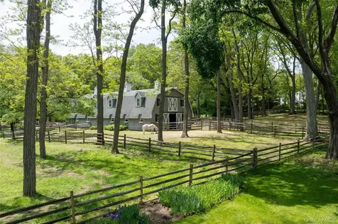 550 Chicken Valley Road Locust Valley NY 11560