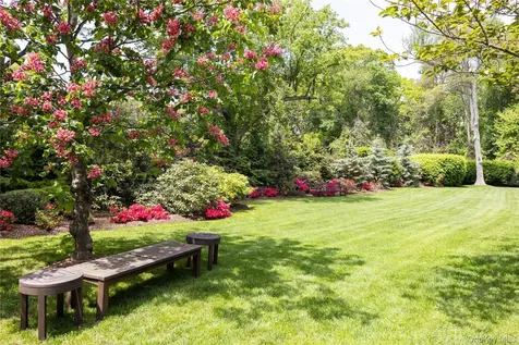 550 Chicken Valley Road Locust Valley NY 11560