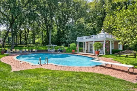 550 Chicken Valley Road Locust Valley NY 11560