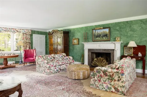 550 Chicken Valley Road Locust Valley NY 11560