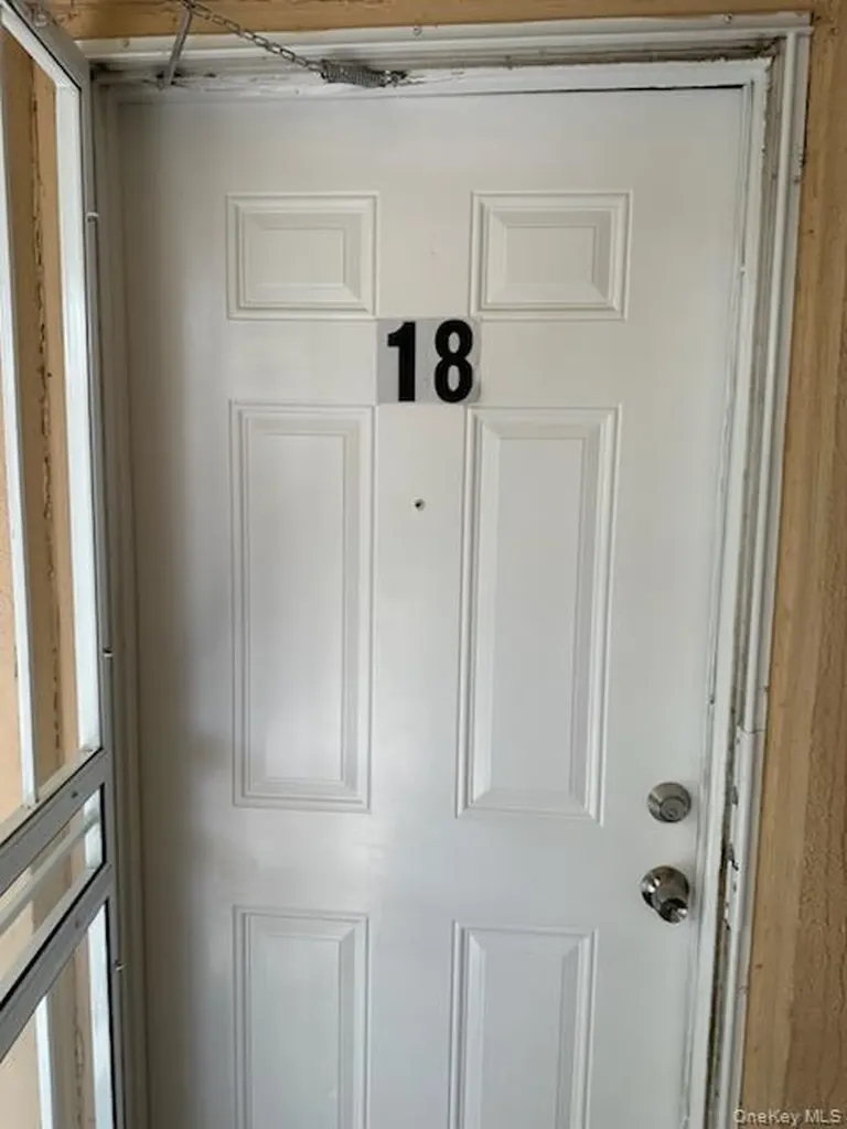 360 Larkfield Road East Northport NY 11731