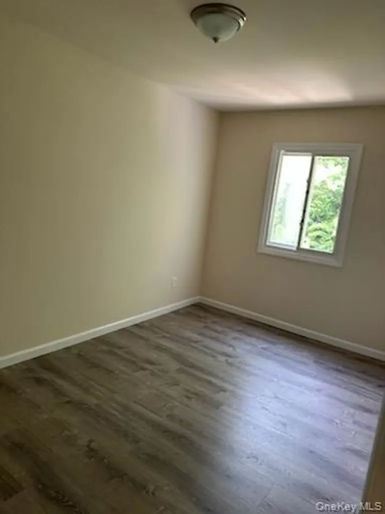 360 Larkfield Road East Northport NY 11731