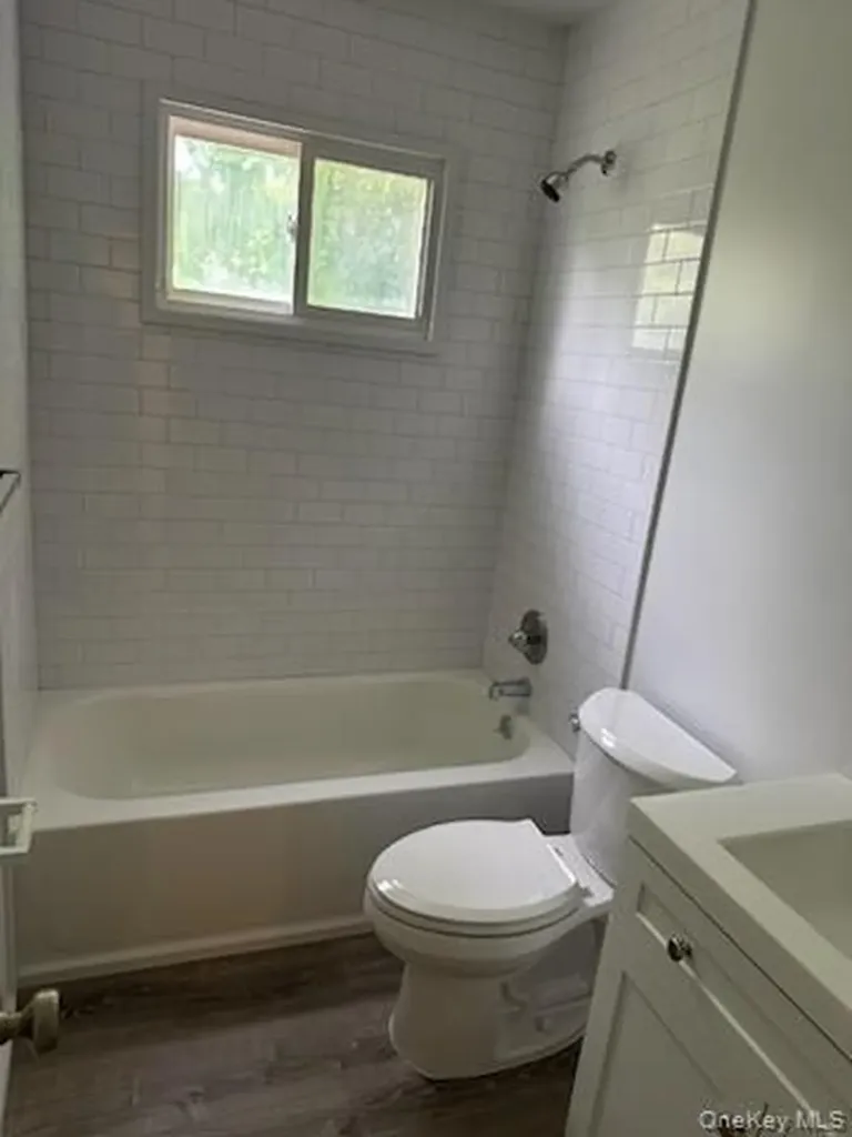 360 Larkfield Road East Northport NY 11731