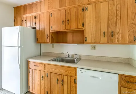21 Topaz Run Poughkeepsie NY 12603