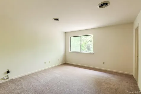 21 Topaz Run Poughkeepsie NY 12603