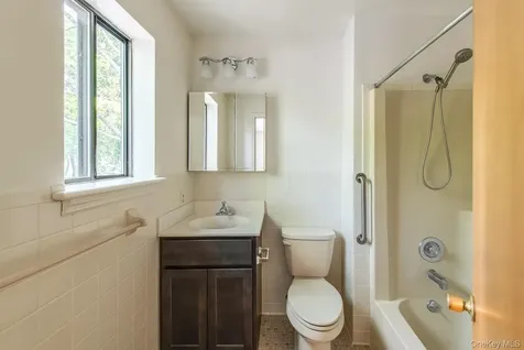 21 Topaz Run Poughkeepsie NY 12603