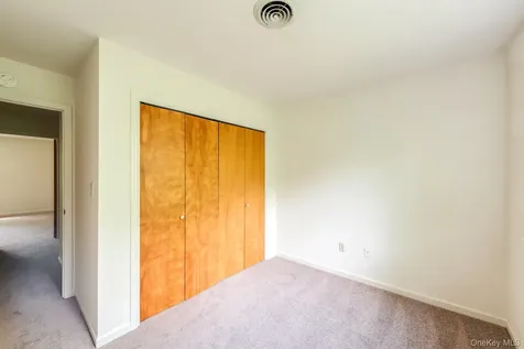 21 Topaz Run Poughkeepsie NY 12603