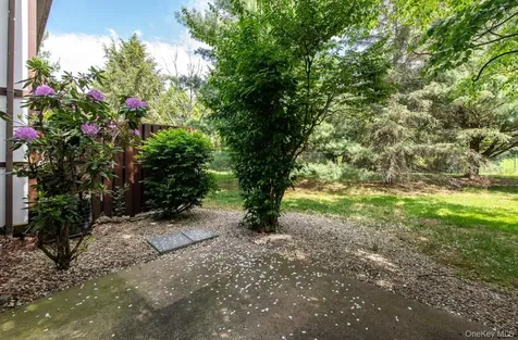 21 Topaz Run Poughkeepsie NY 12603