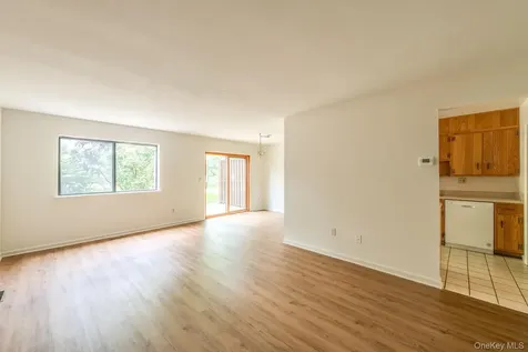 21 Topaz Run Poughkeepsie NY 12603