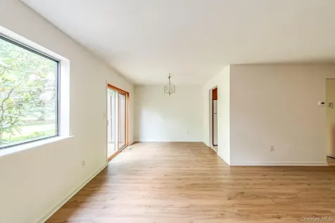 21 Topaz Run Poughkeepsie NY 12603