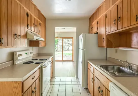 21 Topaz Run Poughkeepsie NY 12603