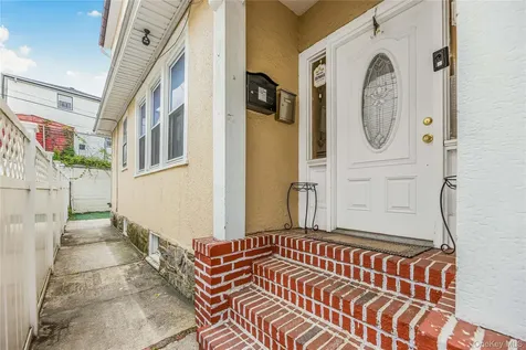 69 Dell Avenue Mount Vernon NY 10553