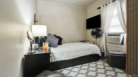 22 Mount Joy New Rochelle NY 10801