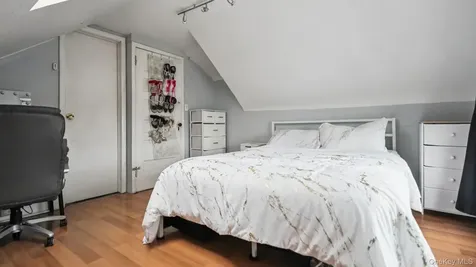 22 Mount Joy New Rochelle NY 10801